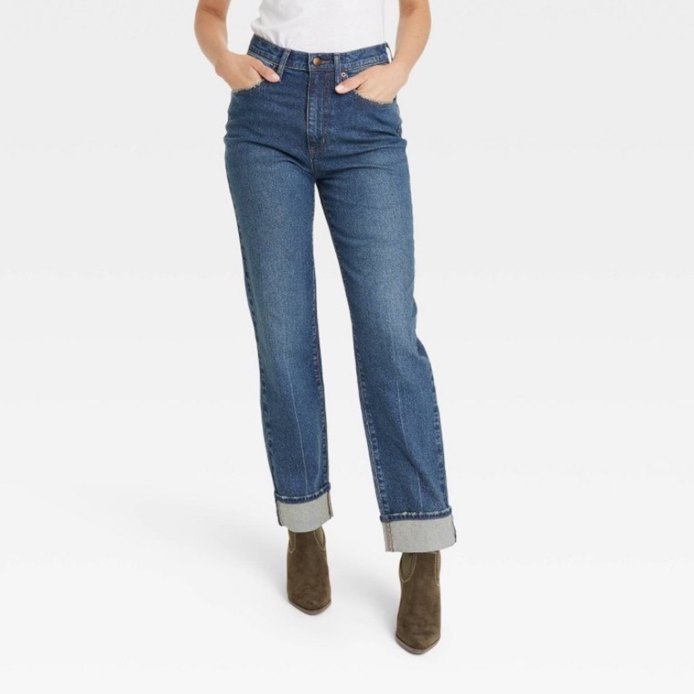 NWT- High-Rise 90’s Straight Jeans